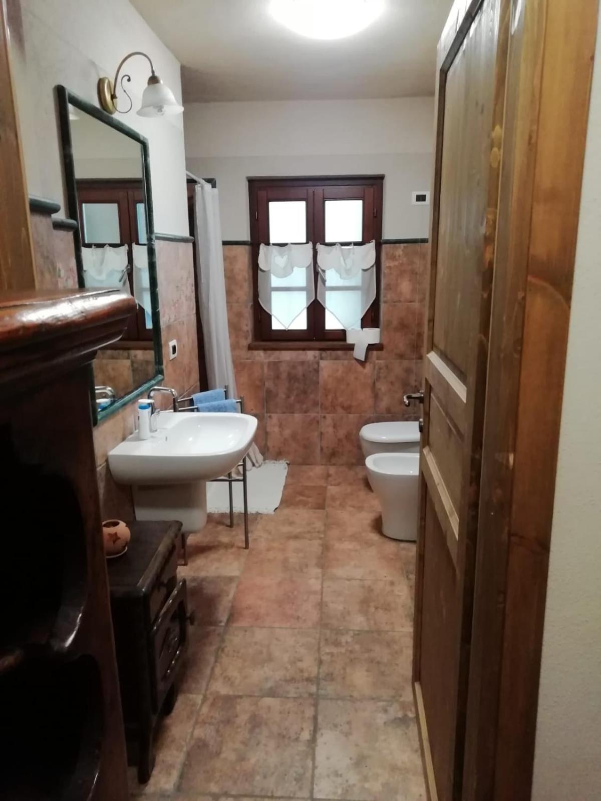 Agriturismo Magnarosa Villa Barge Oda fotoğraf